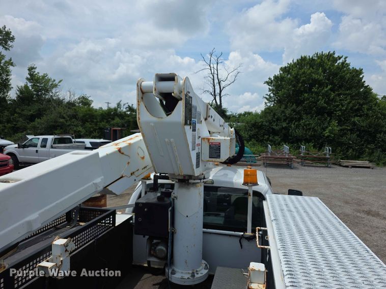 image for item FI0988 2009 Ford F550 Super Duty bucket truck
