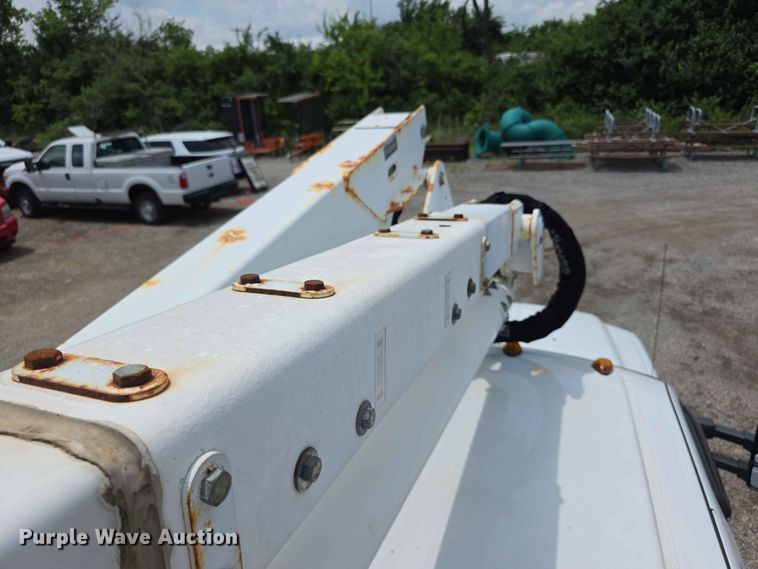 image for item FI0988 2009 Ford F550 Super Duty bucket truck