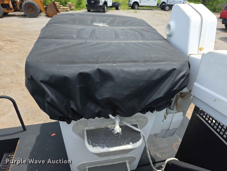 image for item FI0988 2009 Ford F550 Super Duty bucket truck