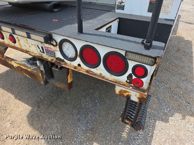 image for item FI0988 2009 Ford F550 Super Duty bucket truck