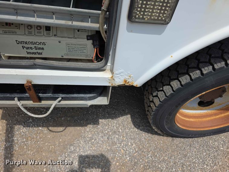 image for item FI0988 2009 Ford F550 Super Duty bucket truck