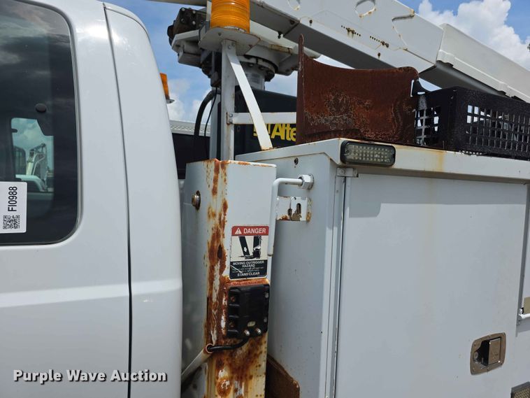 image for item FI0988 2009 Ford F550 Super Duty bucket truck