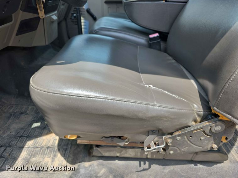 image for item FI0988 2009 Ford F550 Super Duty bucket truck