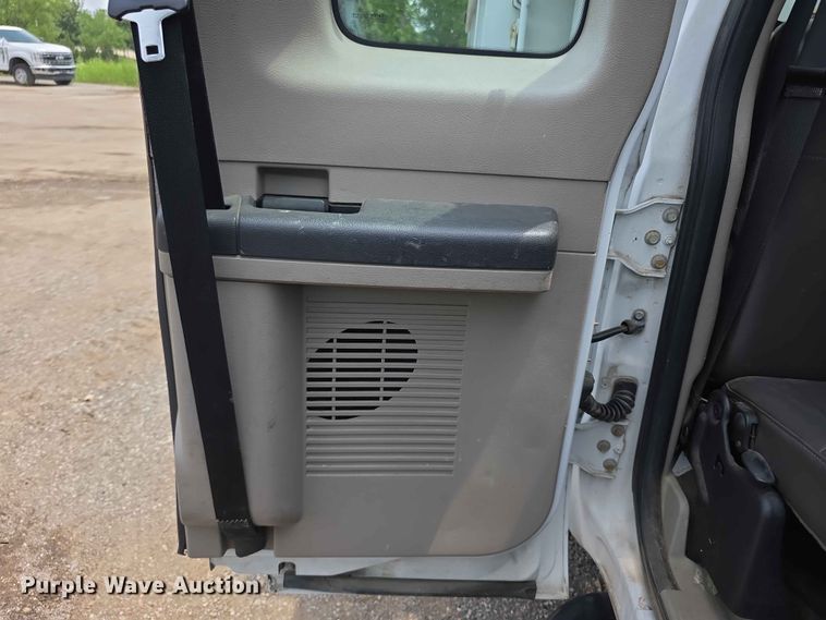 image for item FI0988 2009 Ford F550 Super Duty bucket truck