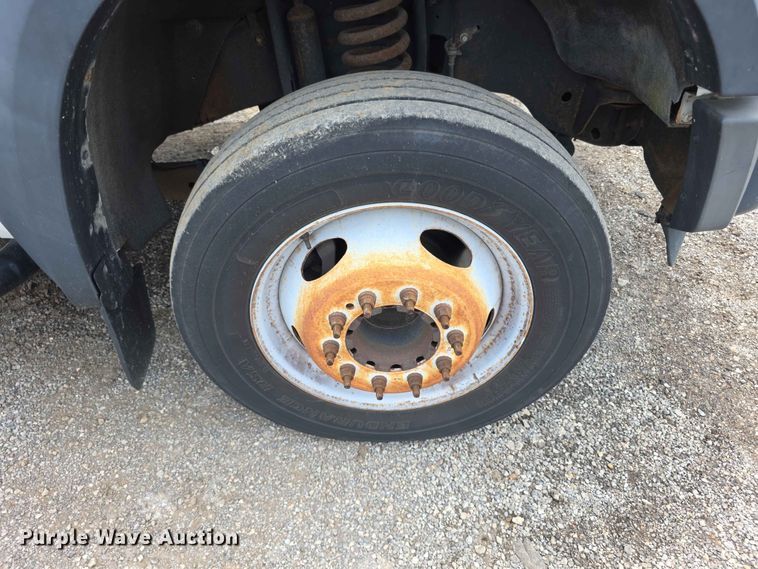 image for item FI0988 2009 Ford F550 Super Duty bucket truck