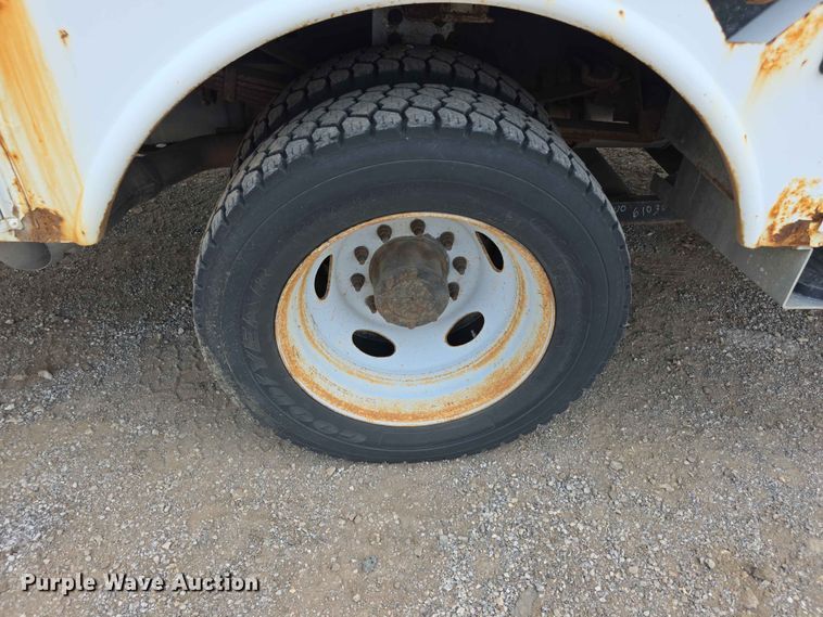 image for item FI0988 2009 Ford F550 Super Duty bucket truck