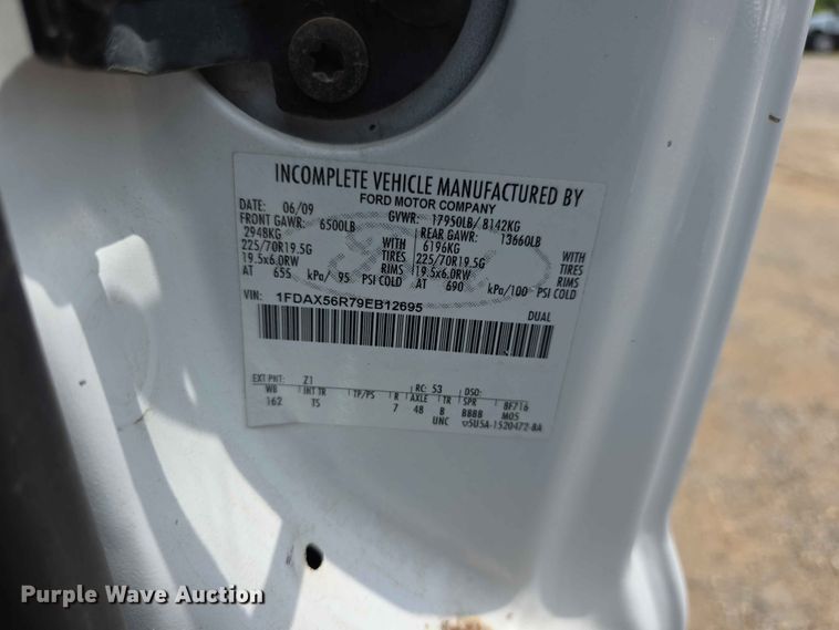 image for item FI0988 2009 Ford F550 Super Duty bucket truck