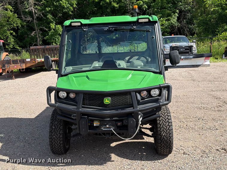 image for item FK0272 2022 John Deere XUV 835R  utility vehicle