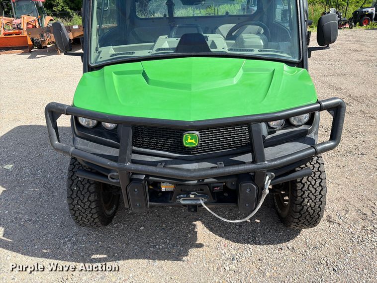 image for item FK0272 2022 John Deere XUV 835R  utility vehicle