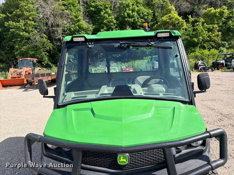 image for item FK0272 2022 John Deere XUV 835R  utility vehicle