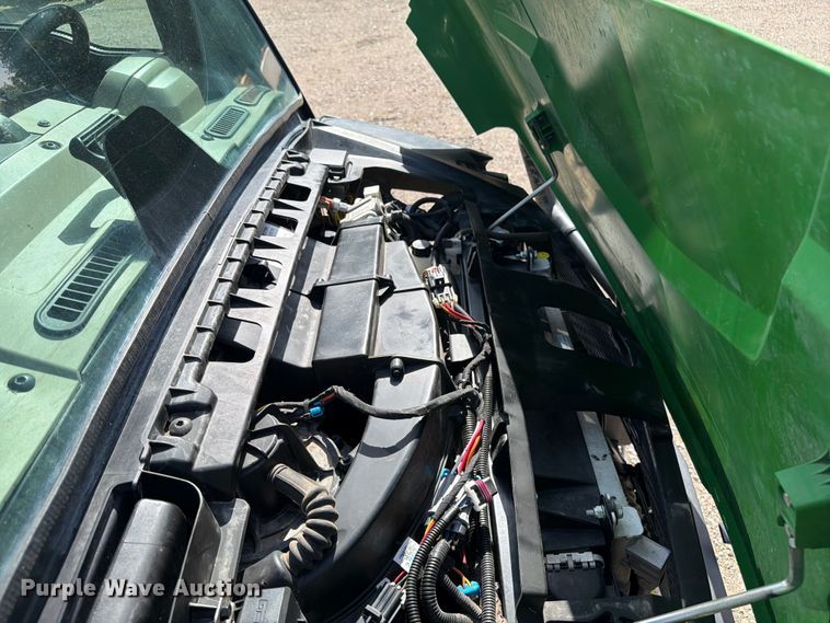 image for item FK0272 2022 John Deere XUV 835R  utility vehicle