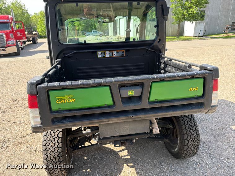 image for item FK0272 2022 John Deere XUV 835R  utility vehicle