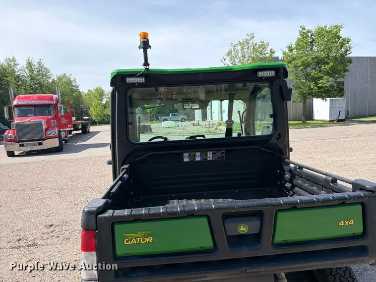 image for item FK0272 2022 John Deere XUV 835R  utility vehicle