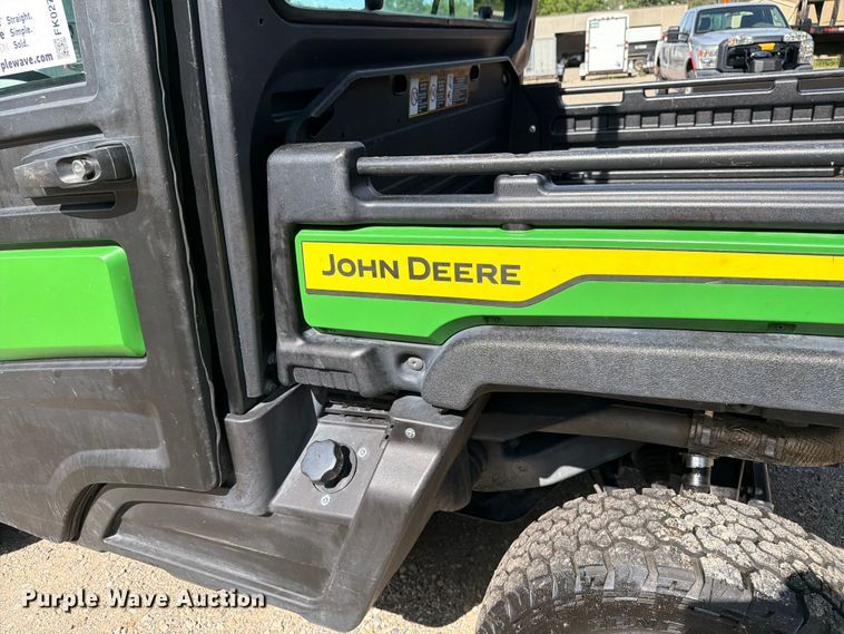 image for item FK0272 2022 John Deere XUV 835R  utility vehicle