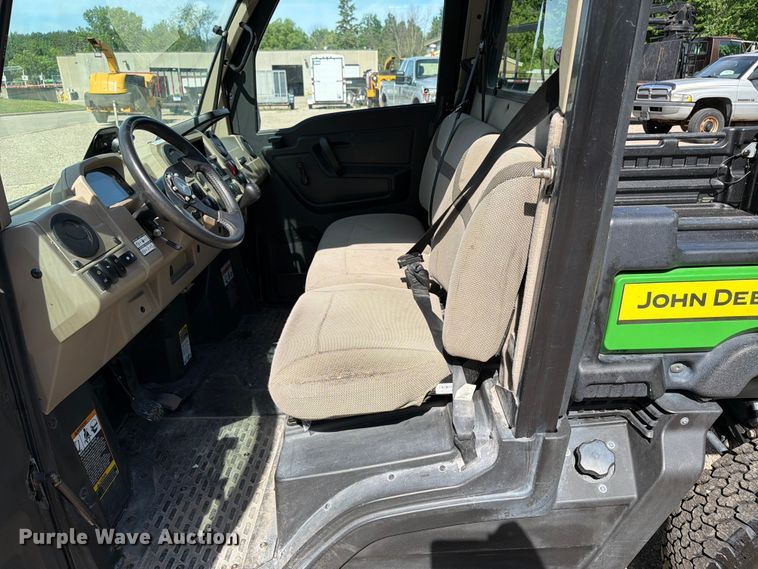 image for item FK0272 2022 John Deere XUV 835R  utility vehicle
