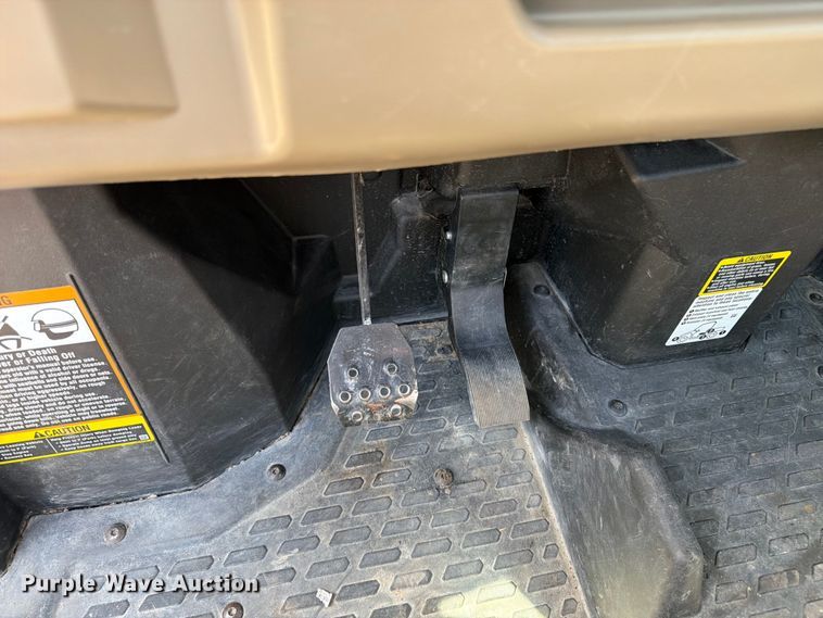 image for item FK0272 2022 John Deere XUV 835R  utility vehicle