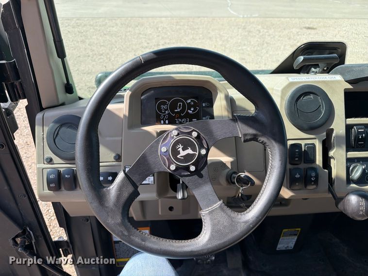 image for item FK0272 2022 John Deere XUV 835R  utility vehicle