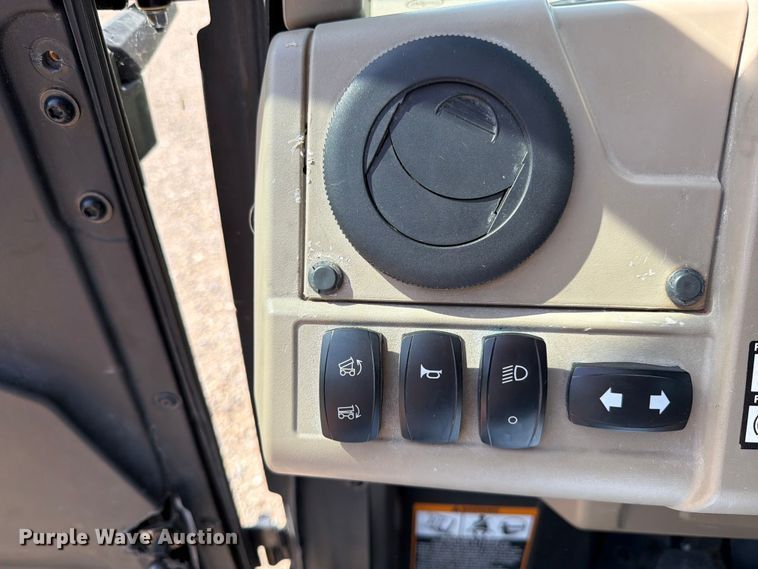 image for item FK0272 2022 John Deere XUV 835R  utility vehicle