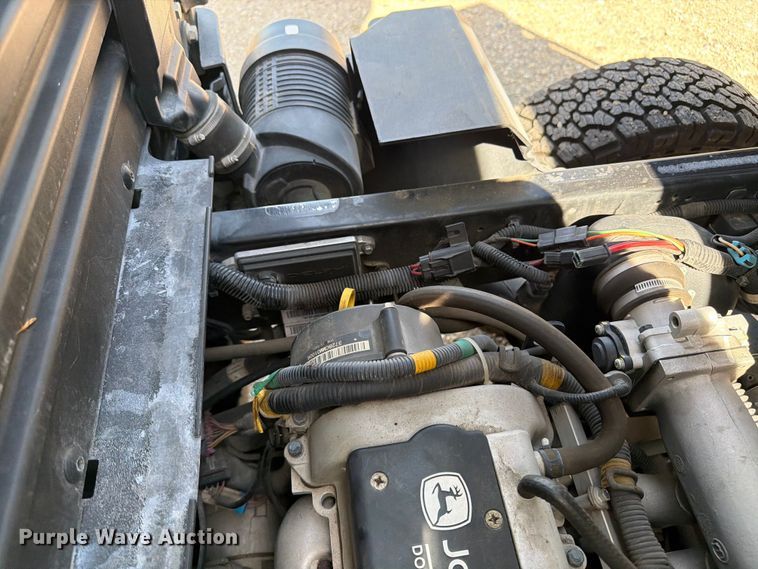 image for item FK0272 2022 John Deere XUV 835R  utility vehicle