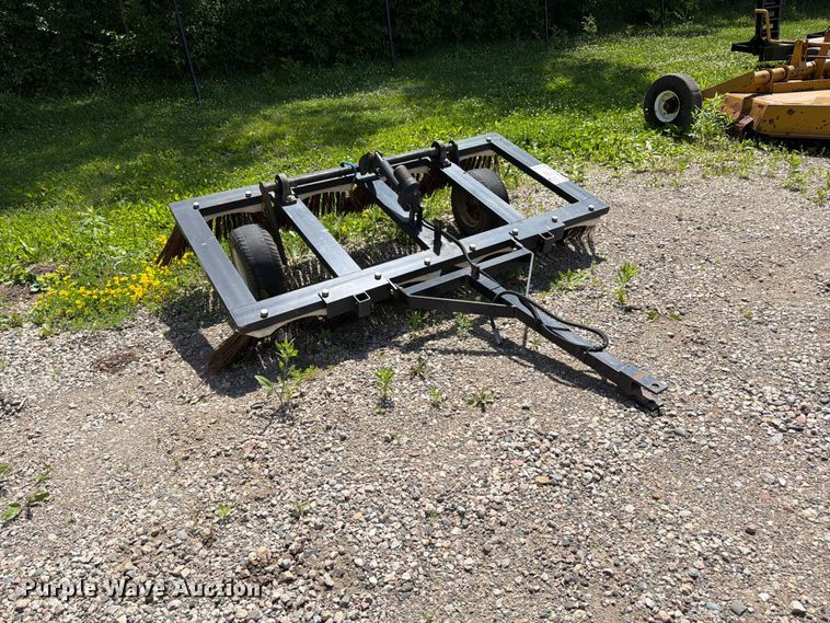 image for item FK0284 Rahn broom