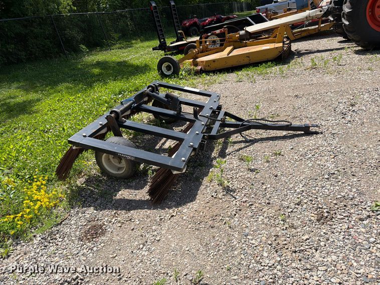 image for item FK0284 Rahn broom