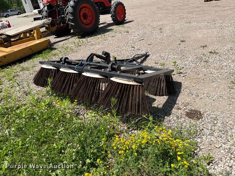 image for item FK0284 Rahn broom
