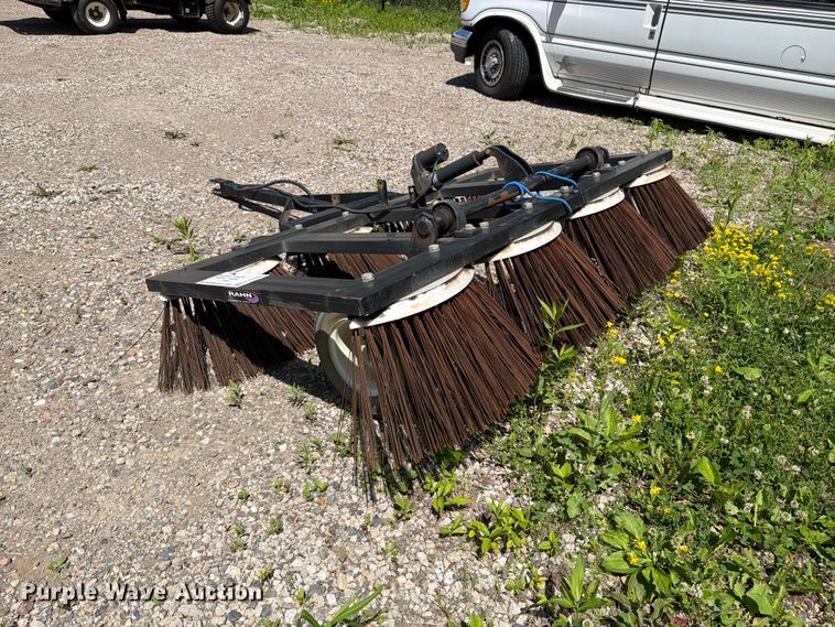 image for item FK0284 Rahn broom