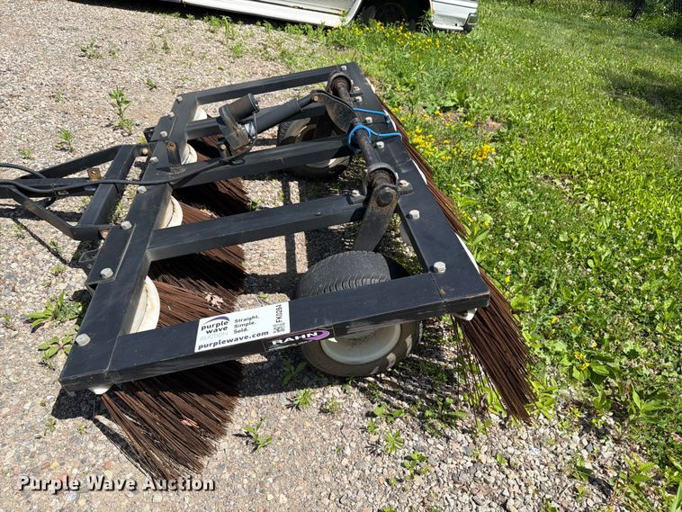 image for item FK0284 Rahn broom