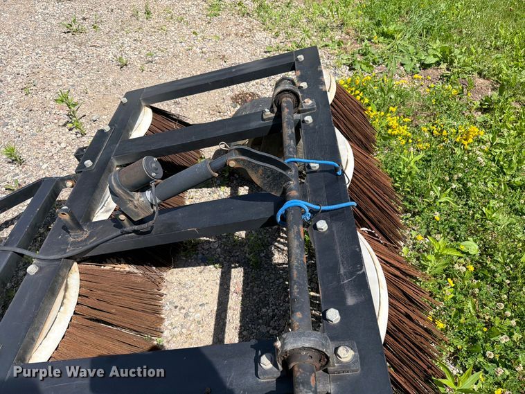 image for item FK0284 Rahn broom