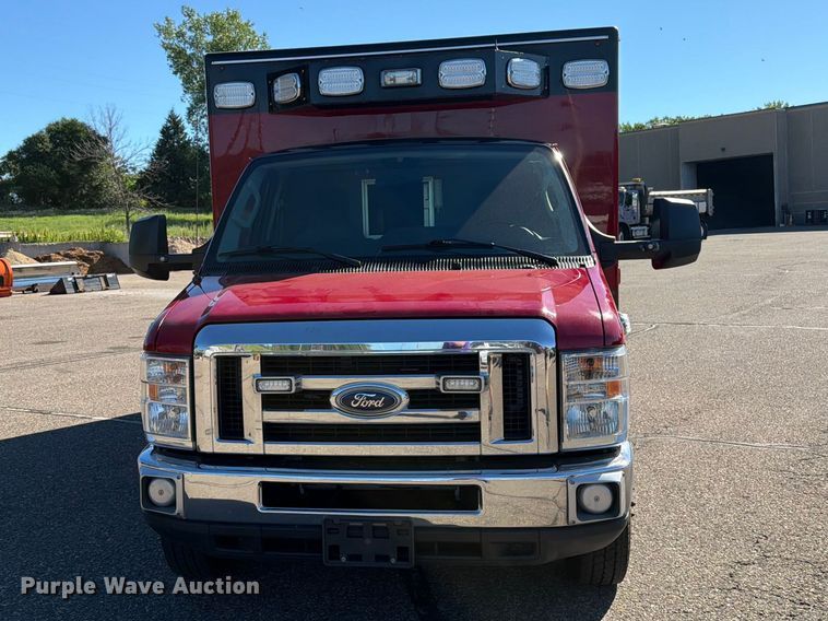 image for item FK0298 2015 Ford E450 ambulance