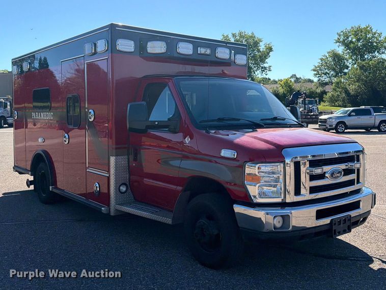 image for item FK0298 2015 Ford E450 ambulance