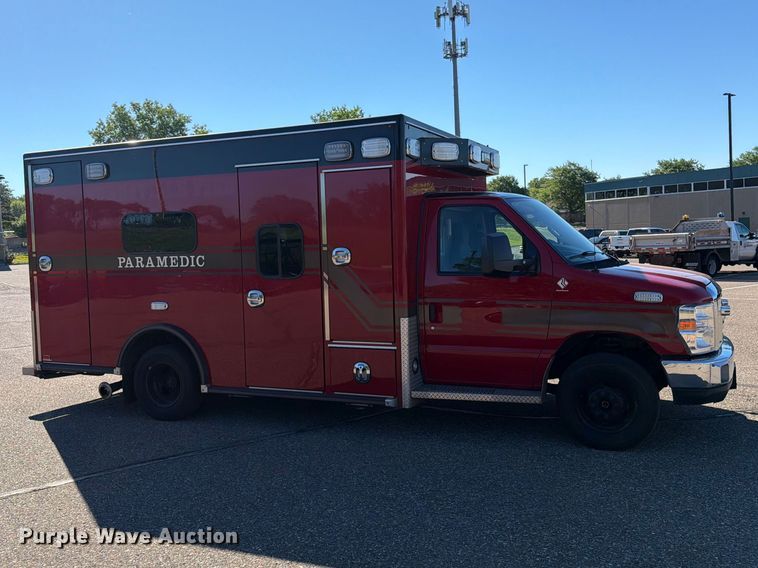 image for item FK0298 2015 Ford E450 ambulance