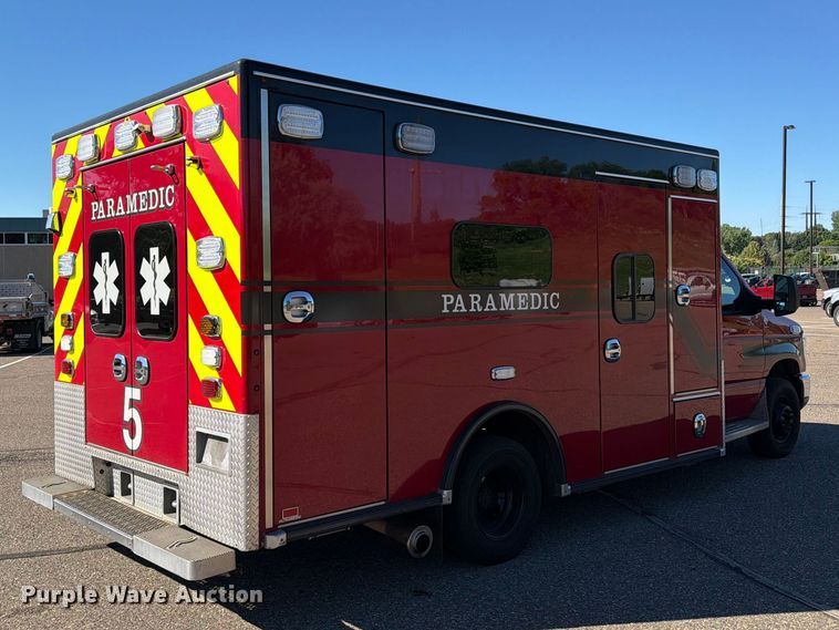 image for item FK0298 2015 Ford E450 ambulance