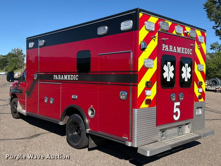 image for item FK0298 2015 Ford E450 ambulance