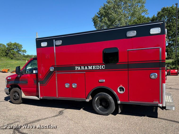 image for item FK0298 2015 Ford E450 ambulance