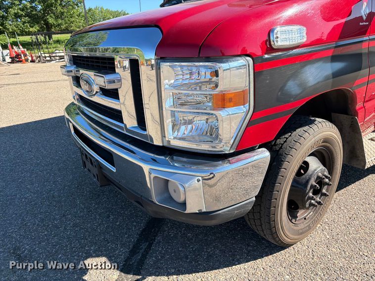 image for item FK0298 2015 Ford E450 ambulance