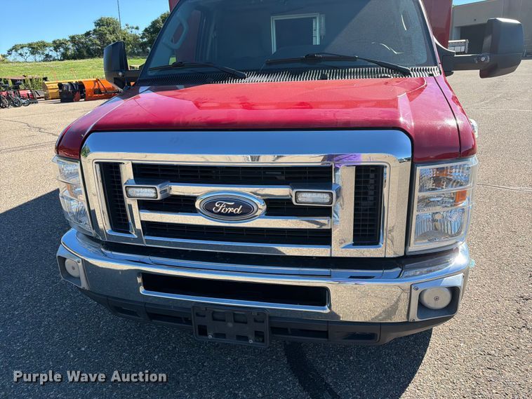 image for item FK0298 2015 Ford E450 ambulance