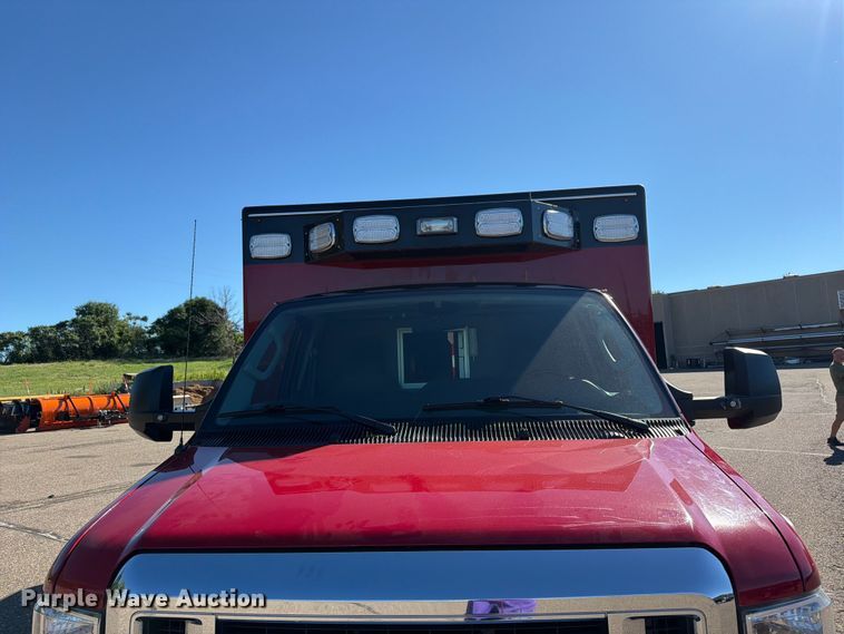 image for item FK0298 2015 Ford E450 ambulance