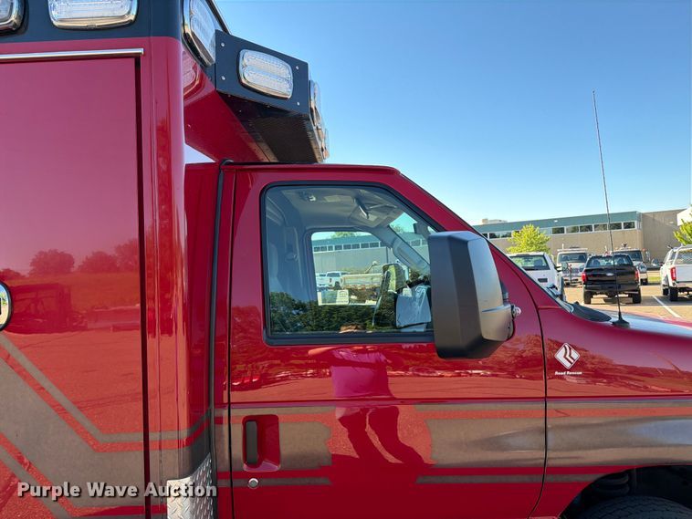 image for item FK0298 2015 Ford E450 ambulance