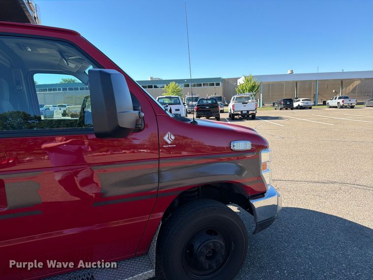 image for item FK0298 2015 Ford E450 ambulance