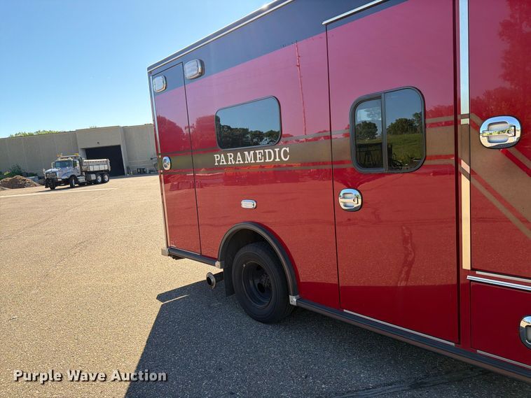 image for item FK0298 2015 Ford E450 ambulance