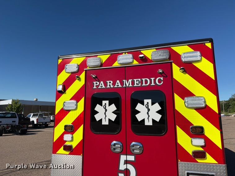 image for item FK0298 2015 Ford E450 ambulance