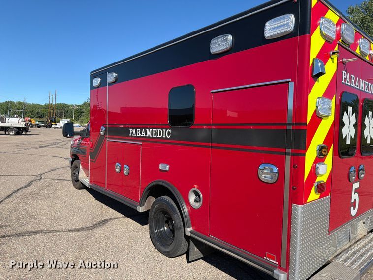 image for item FK0298 2015 Ford E450 ambulance