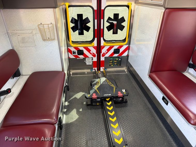 image for item FK0298 2015 Ford E450 ambulance