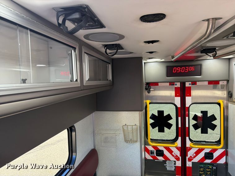 image for item FK0298 2015 Ford E450 ambulance