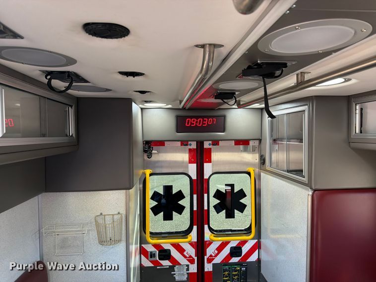 image for item FK0298 2015 Ford E450 ambulance