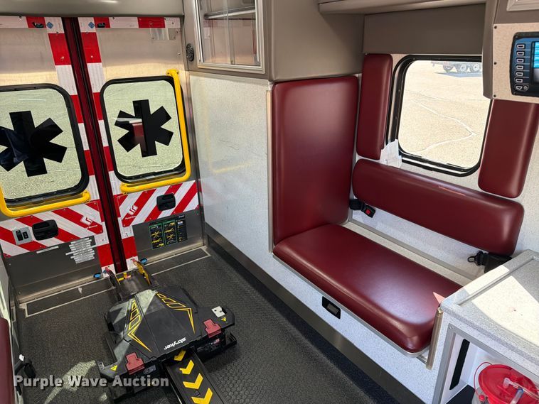 image for item FK0298 2015 Ford E450 ambulance