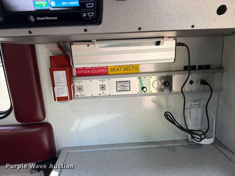 image for item FK0298 2015 Ford E450 ambulance