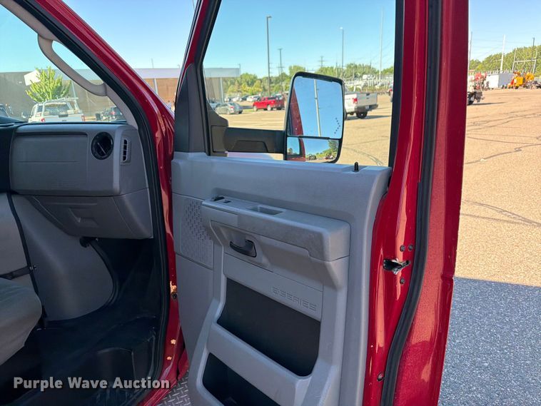 image for item FK0298 2015 Ford E450 ambulance