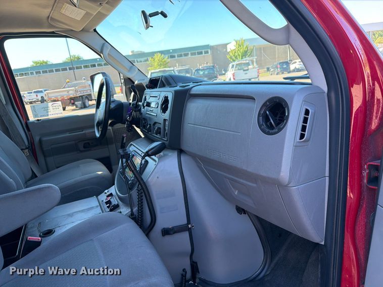 image for item FK0298 2015 Ford E450 ambulance